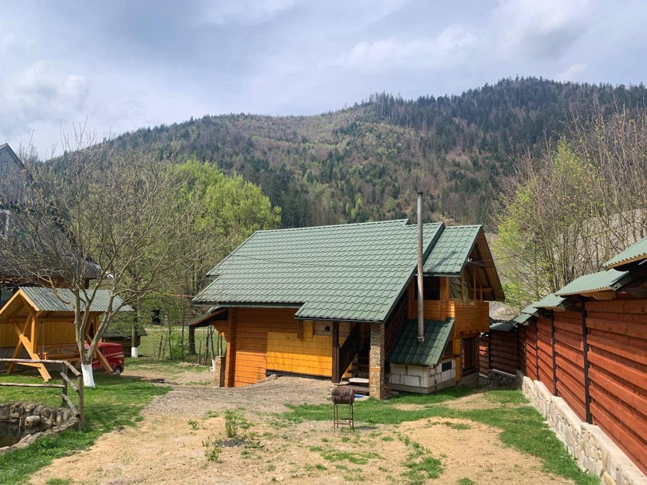 Еко Будинок В Горах Verkhnyaya Bystra Exteriör bild
